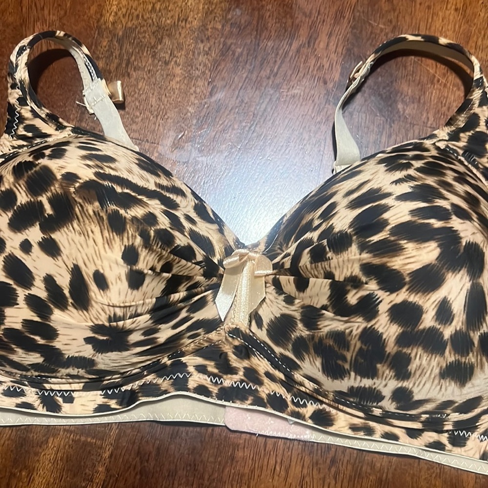 Woman wireless bra